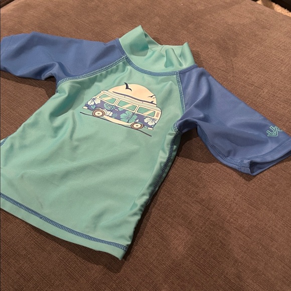 Uv Skinz Other - UV Skinz Short Sleeve Rashguard 3T